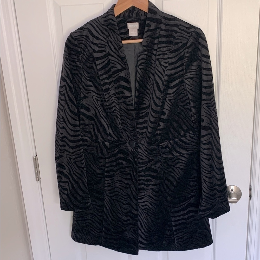 Chicos black velvet zebra print formal jacket size 4-6 Chico’s size 0